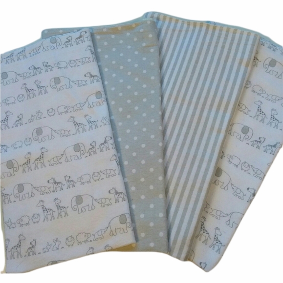 cloud island Other - ❤ 3/$15 4-Piece Lot Flannel Receiving Blankets - 28" x 28"